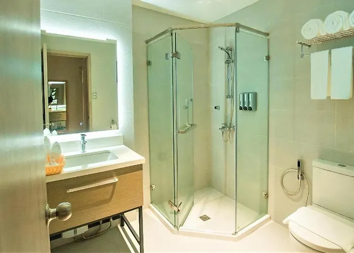 1521 & Hotel 3*